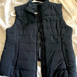Aero Women’s Black Vest